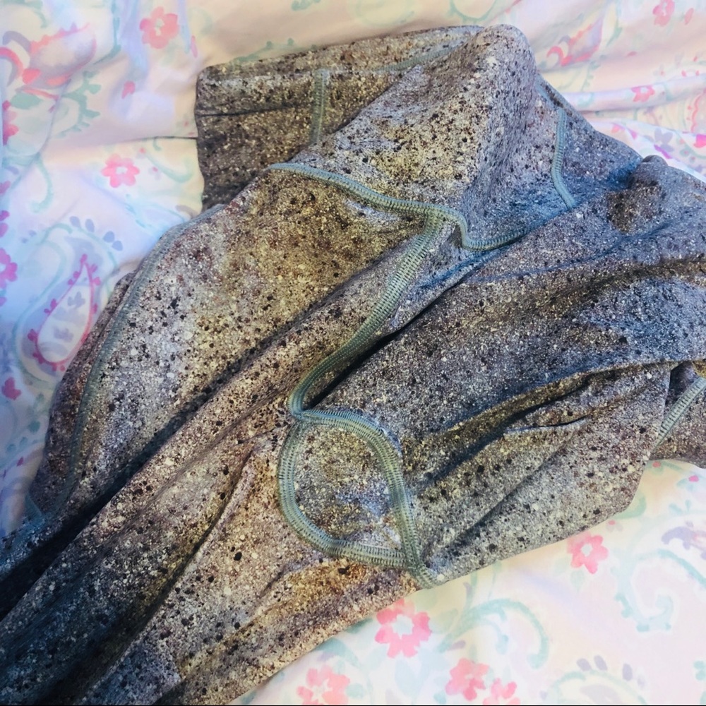 🚫SOLD🚫 Lululemon Run: Final Lap Crop [RARE] 🦄 - Picture 5 of 8